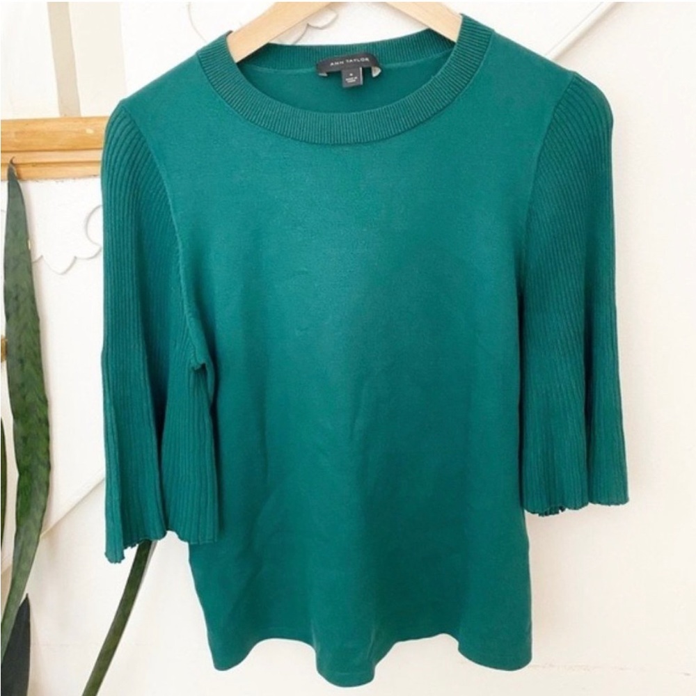 Ann taylor dark green knit blouse pleated sleeves